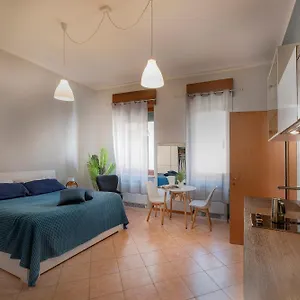 Gasthuis Italianflat - Rentroom Old Town - 200mt To Arena